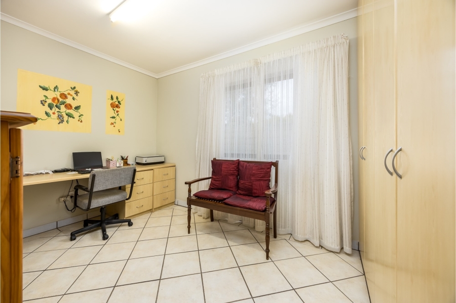 9 Bedroom Property for Sale in Vierlanden Western Cape
